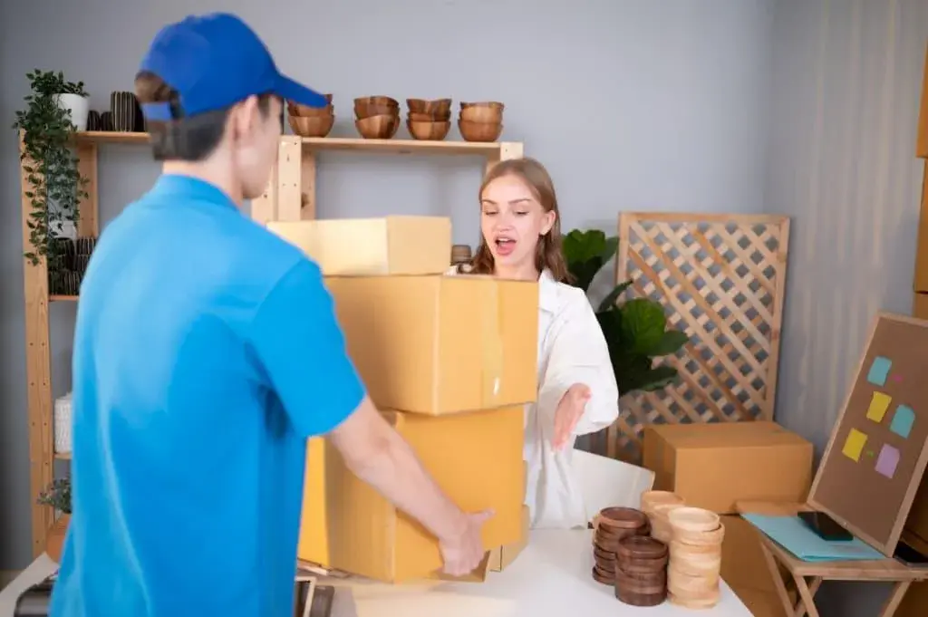 MOVING HOUSE CONTENTO TO OR FROM STORAGE
